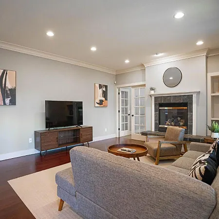 Villa Kirkland'S Expansive Custom-Built Family Haven Near Juanita
